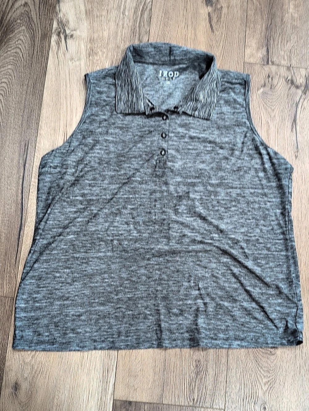 IZOD Women's Sleeveless Polo Gray Golf Polo Size XXL Like New